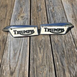 BN02 Triumph Tank Emblems Vintage 1969-78 #829700-1 BONNEVILLE T100 T120 T150
